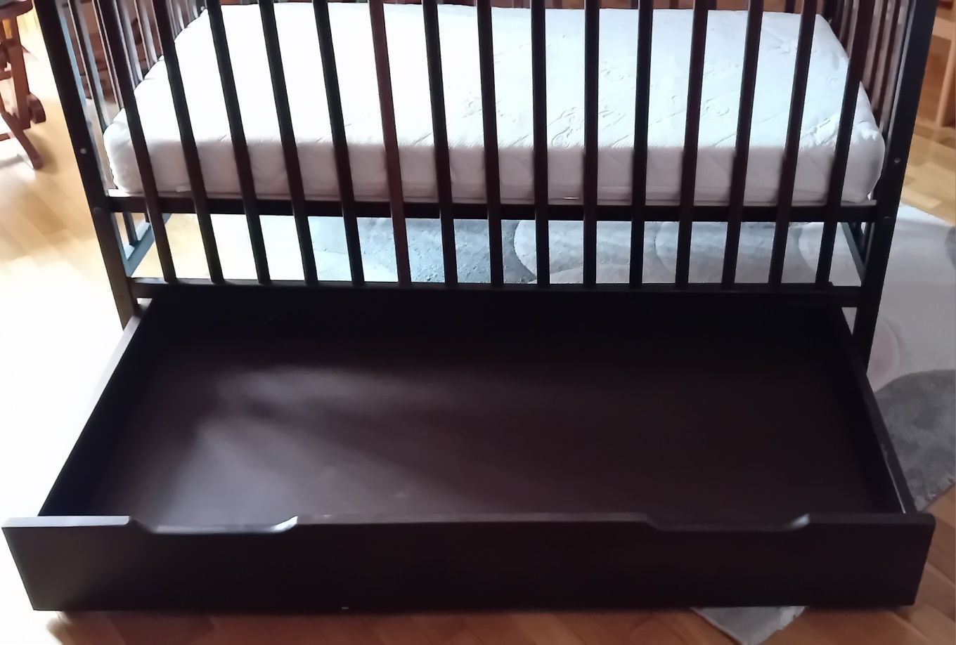 Woodies łóżeczko z szufladą materacem 60x120 niemowlęce łóżko brązowe