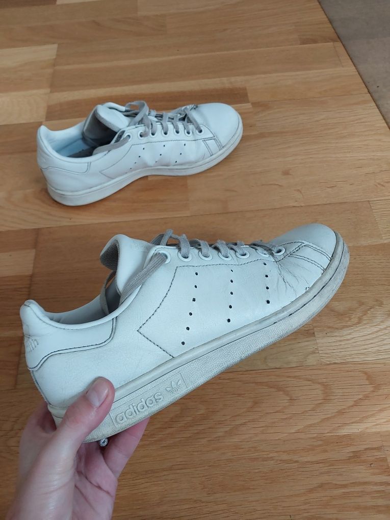 Białe buty adidas stan smith