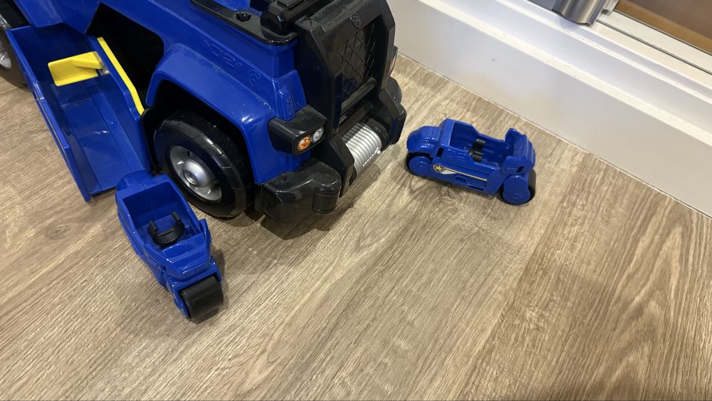 Camiao do Chase ! Camiao policia , motas e helicóptero