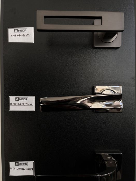 Ручка чорна до міжкімнатних дверей