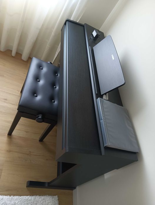 Piano marca Yamaha novo