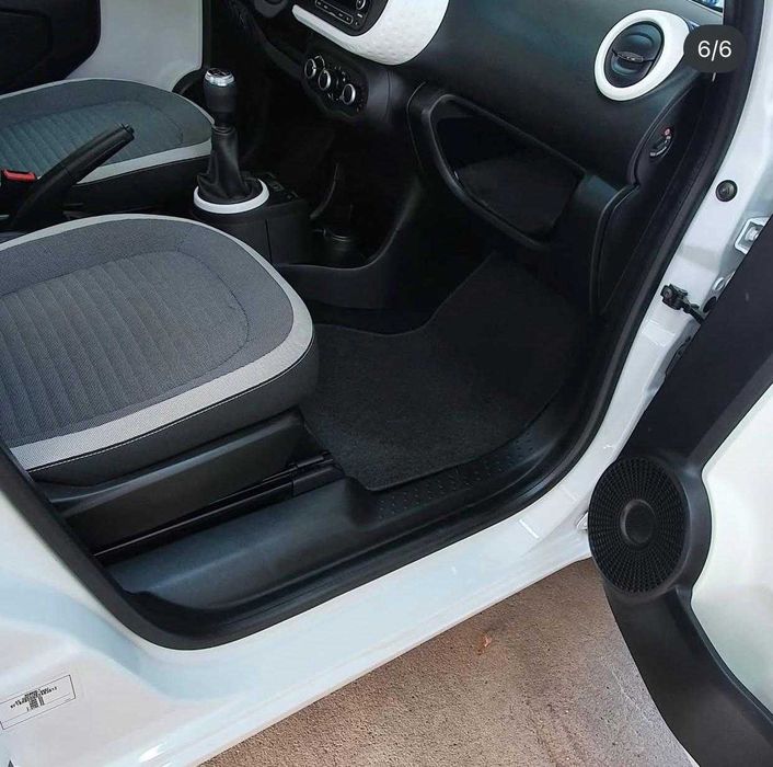 Renault Twingo 2015, 999 cilindrada