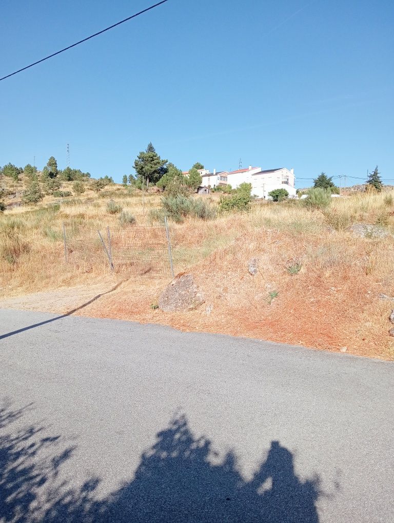 Vende-se terreno
