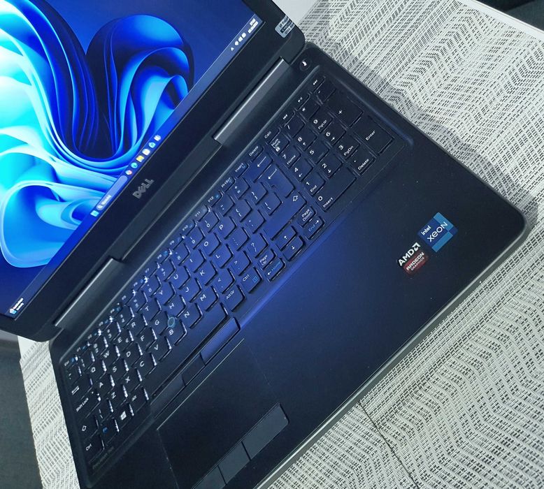 DELL xeon®™/AMD®ProWX4150™/32GBram/1,5TBNvme/USB-C3.1/Podś.Klaw./Win11