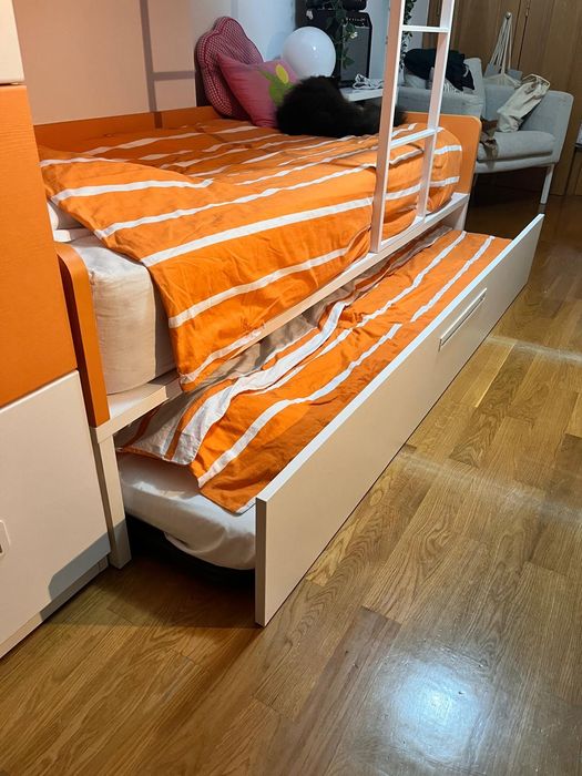 Beliche com 3 camas e 3 gavetas de arrumação
