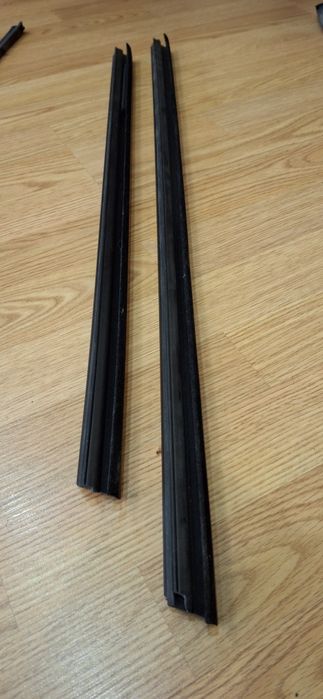 Бархотка, ущільнення дверей лівих Поло Седан 2019