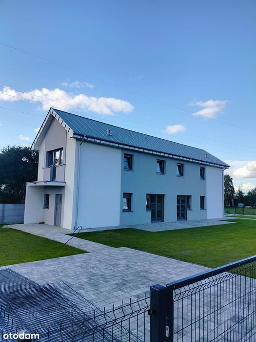 Wynajmę dom na pokoje mieszkalne. Godny poziom. Nowy budynek, taras.