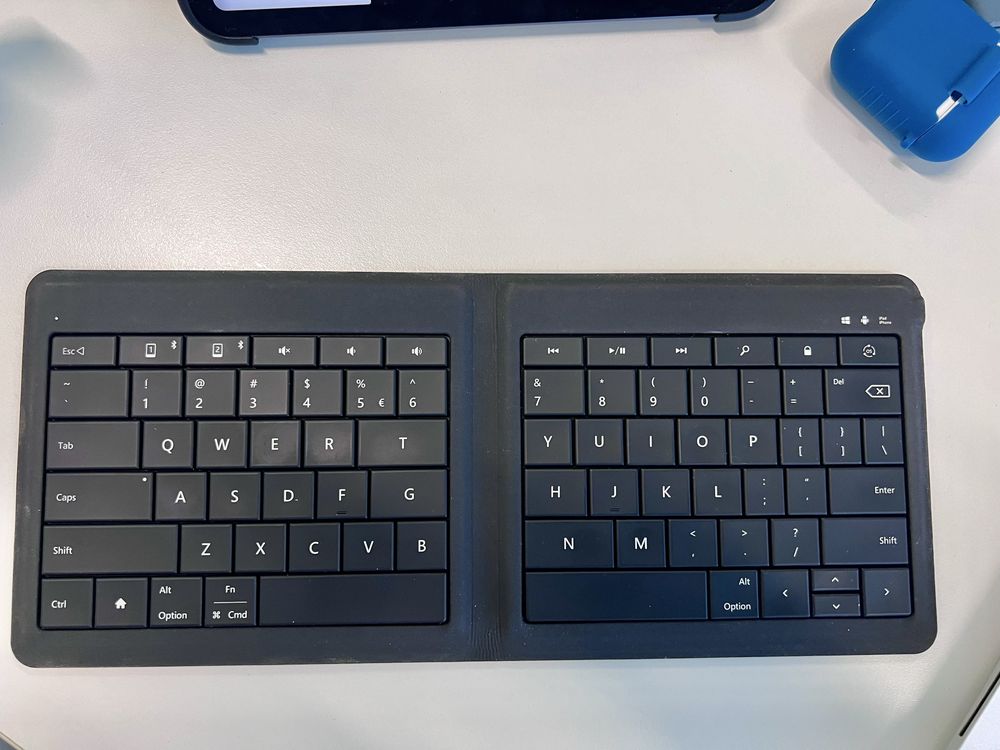 Teclado MICROSOFT Universal Foldable Bluetooth