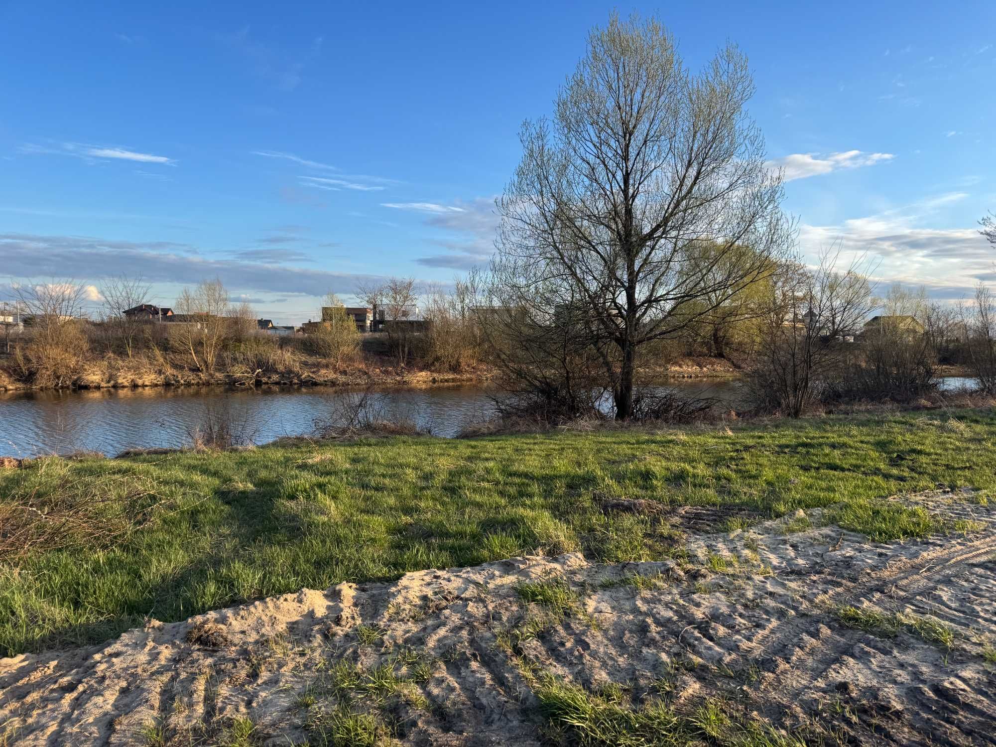 Продам участок 10 сот, дачне будівництво, перша лінія води, с. Зазим’я