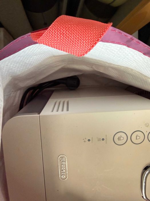 Máquina de Café DELONGHI Nespresso Lattissima