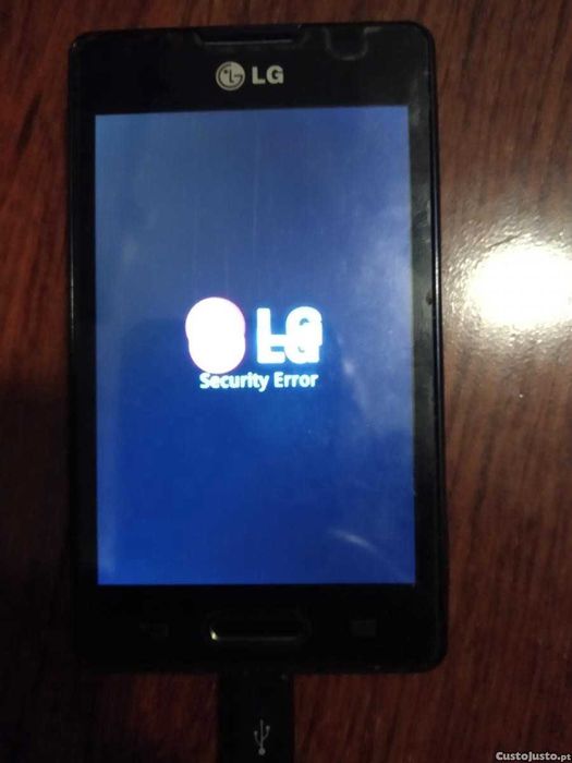 **2 telemoveis, 1 lg, 1 alcatel 1s**