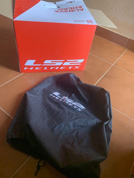 Capacete L52 na caixa com Bluetooth