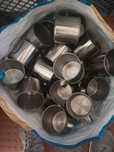 Canecas em inox em quantidade