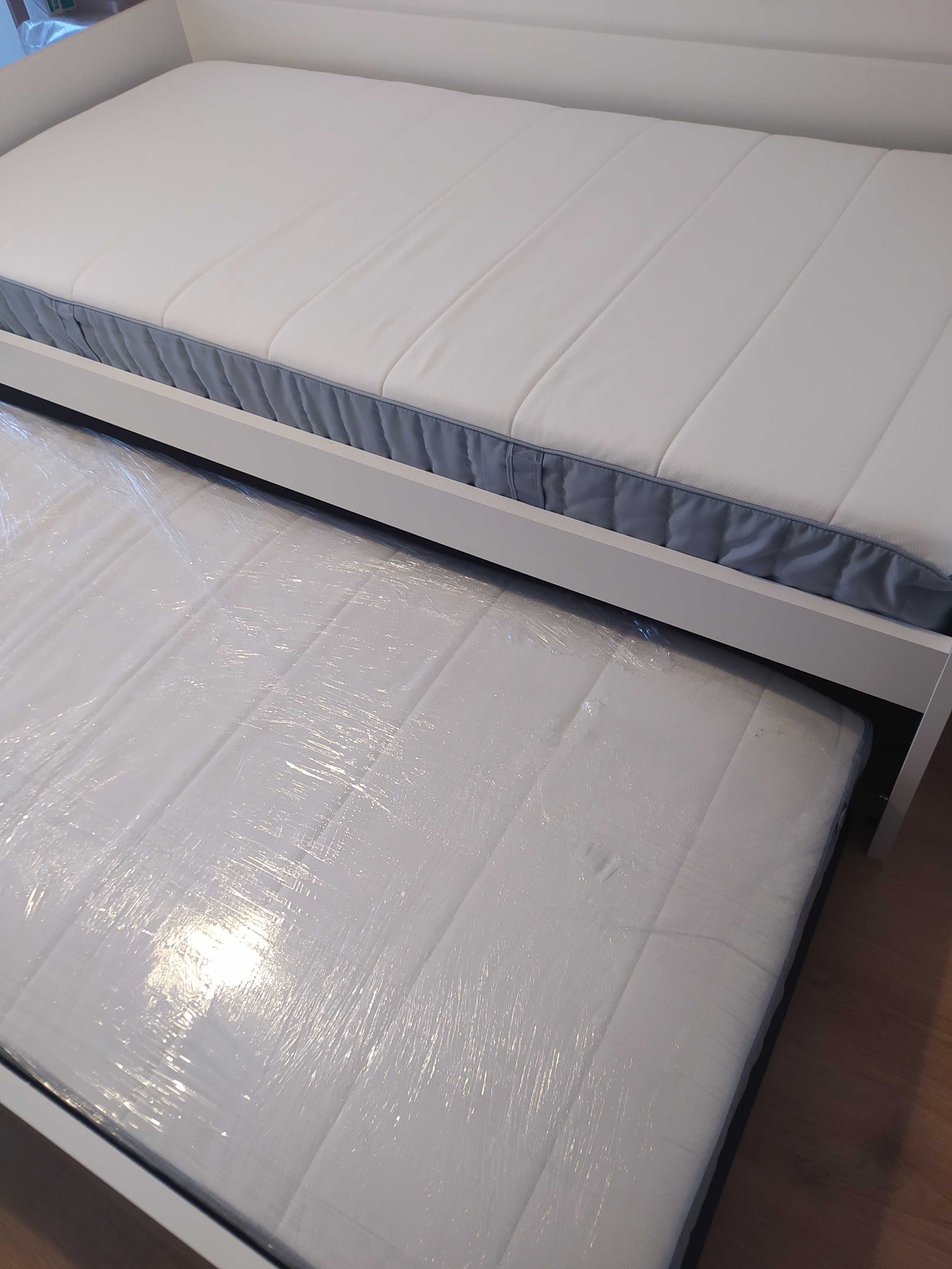 Cama dupla JOM + 2 colchões IKEA