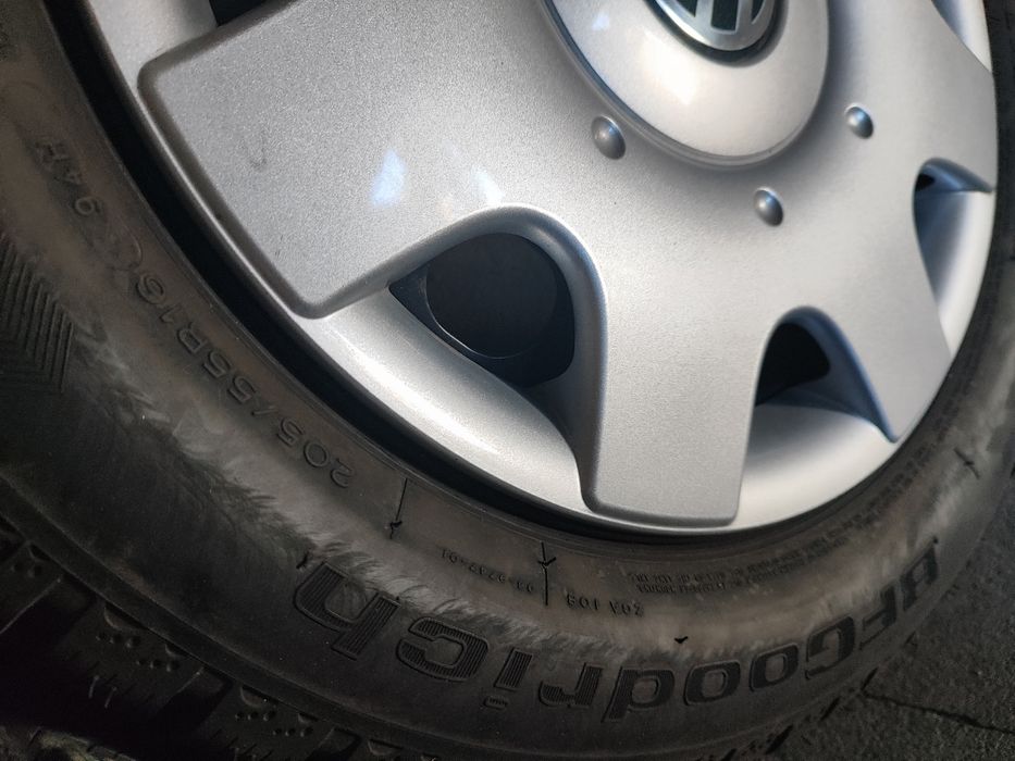 Opony zimowe felgi Wolkswagen Oryginał BF Goodrich gForce 205/55/16