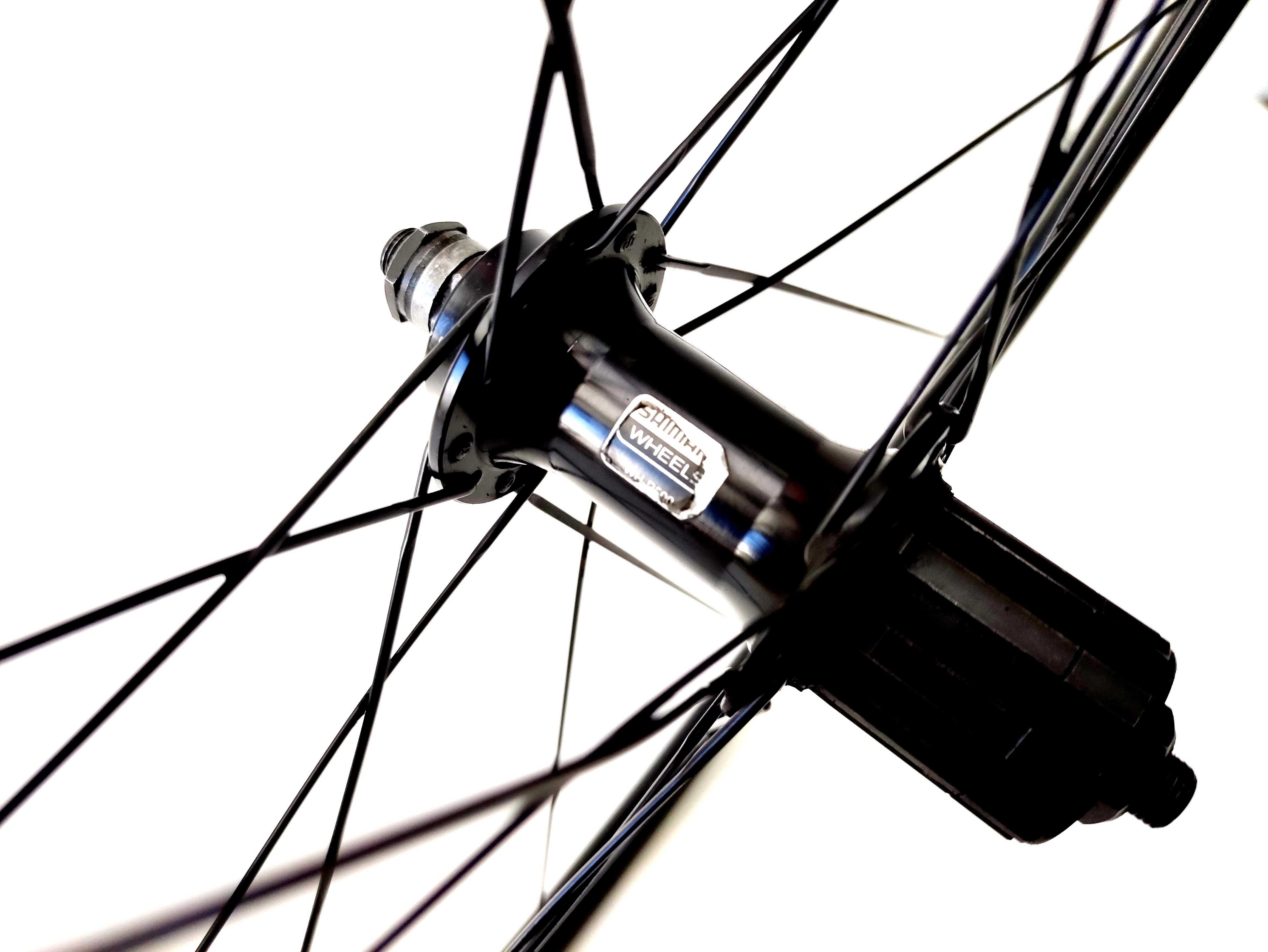 Seryjne koło SHIMANO WHEELS na TYŁ Szosa WH-R500 700c Uszk.