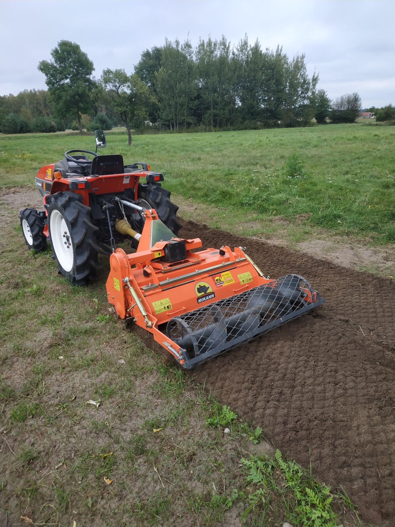 Usługi usługa glebogryzarką separacyjną, koszenie nieużytków farm