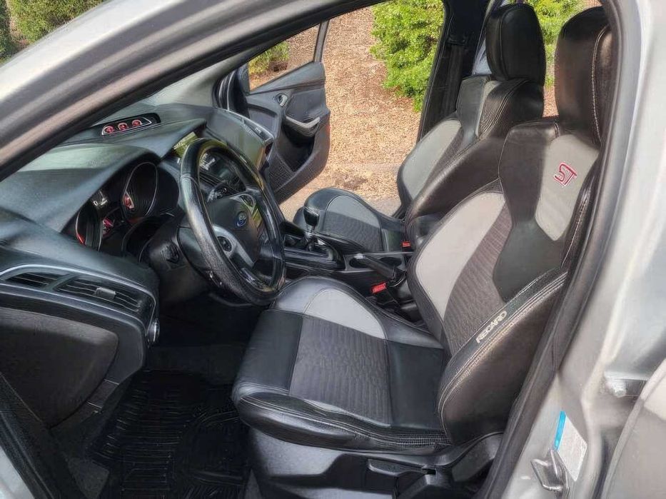 Ford Focus ST      2014