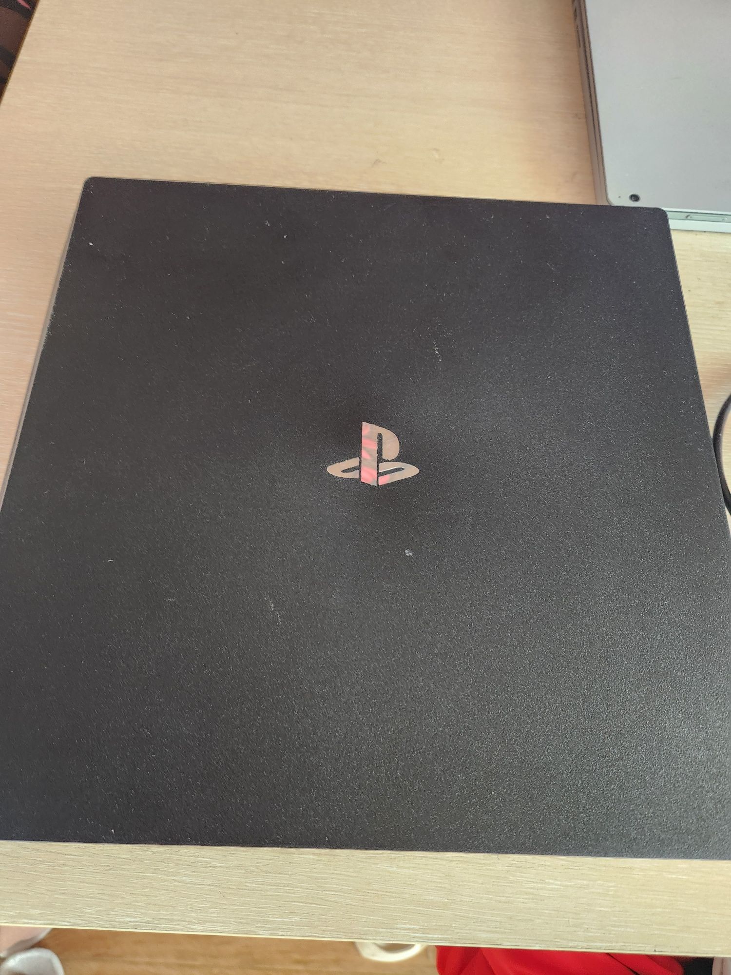 Продам приставку Sony  PSP 4