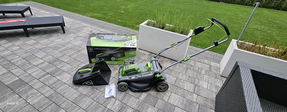 Kosiarka akumulatorowa Lux-Tools 2x20V szer.43cm, ładowarka, baterie