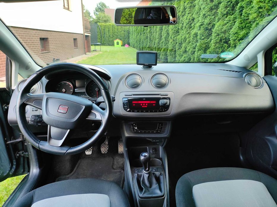 Seat Ibiza 1.4 Climatronic, Navi, opony letnie i zimowe, 2013r.