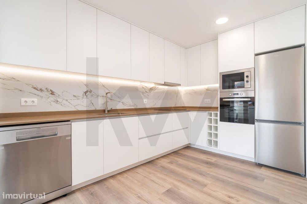 Apartamento T3 a Estrear com Garagem – Rua Daniel Rodrigues, Coimbra