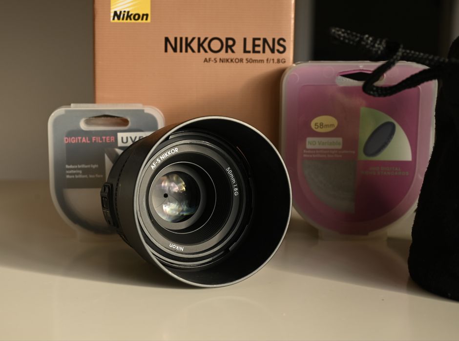 Aparat Nikon D5200 + Nikkor AF-S 18-55 3.5-5.6 GII + AF-S 50mm 1.8 G