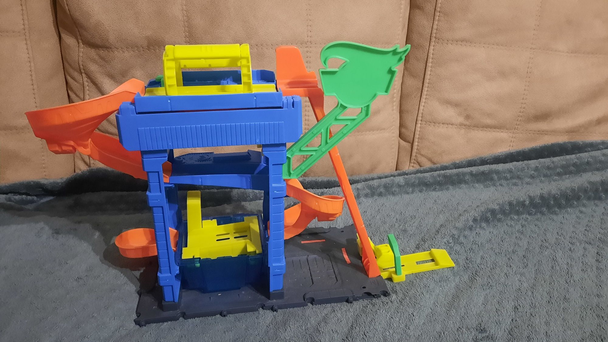 Продам трек Hotwheels