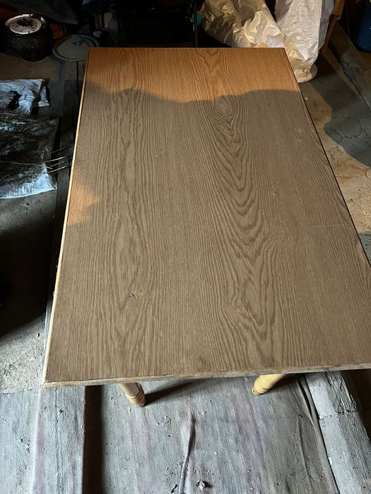 Продам столи. Кухонні та метелик.