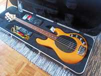 Baixo Music Man Stingray - USA