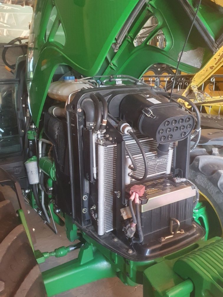 John Deere 5093E