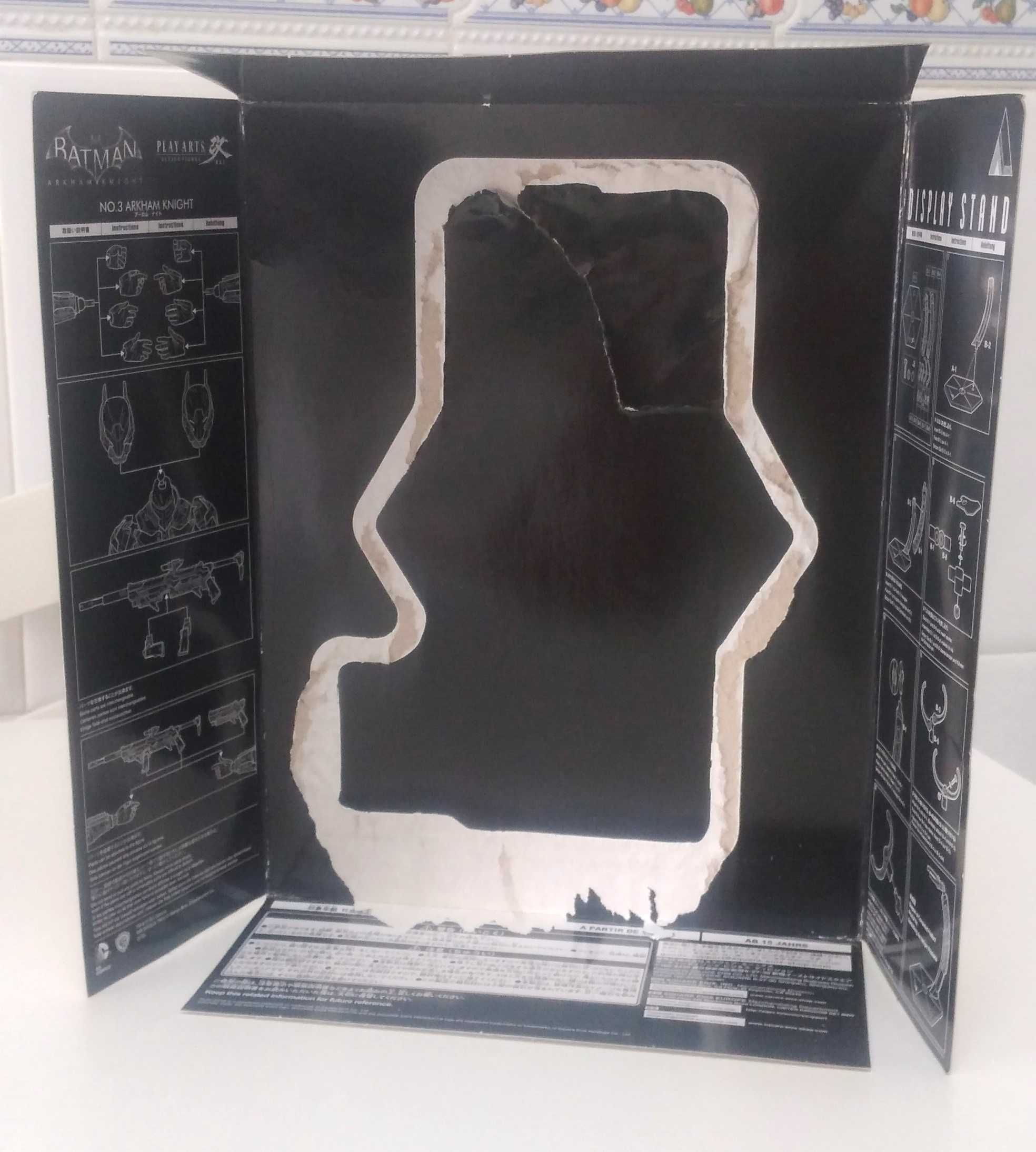 Play Arts Kai - Batman Arkham Knight - Arkham Knight - Como Novo