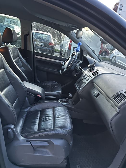 Volkswagen Touran 2.0TDI 170km Automat DSG Skóry Bixenon