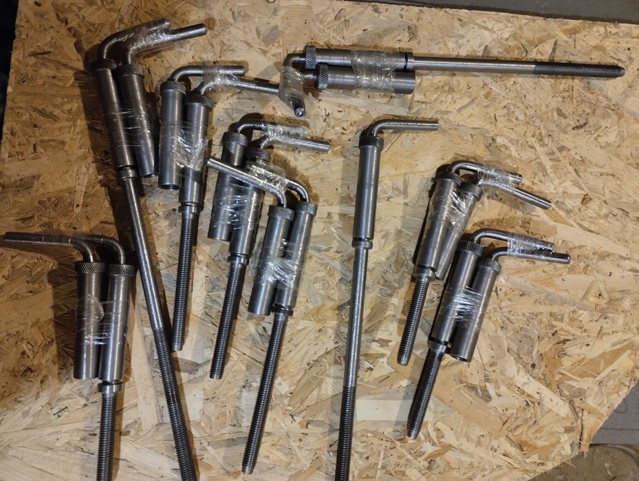 Продам винтовые замки,штаби