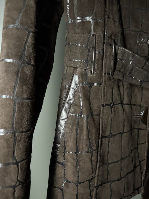 Шкіряна куртка з елементами замші