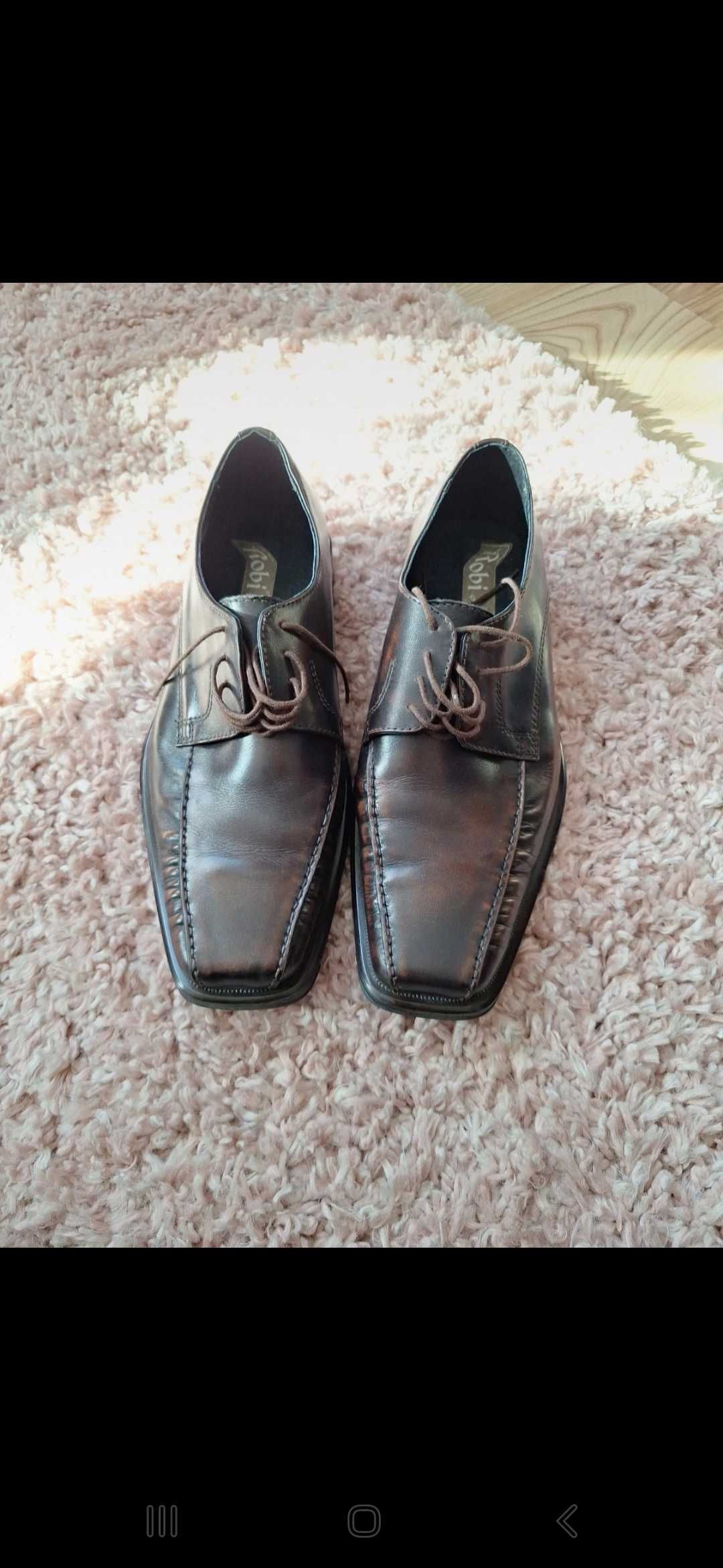 Eleganckie garniturowe skórzane buty