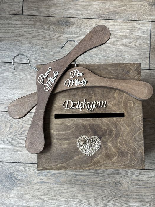Skrzynka ślubna na koperty + dwa wieszaki
