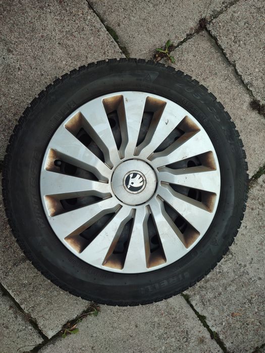 Felgi 16 stalowe 5x112 +opony Pirelli +Kołpaki