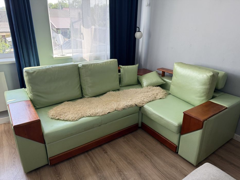 Диван кутовий шкіряний