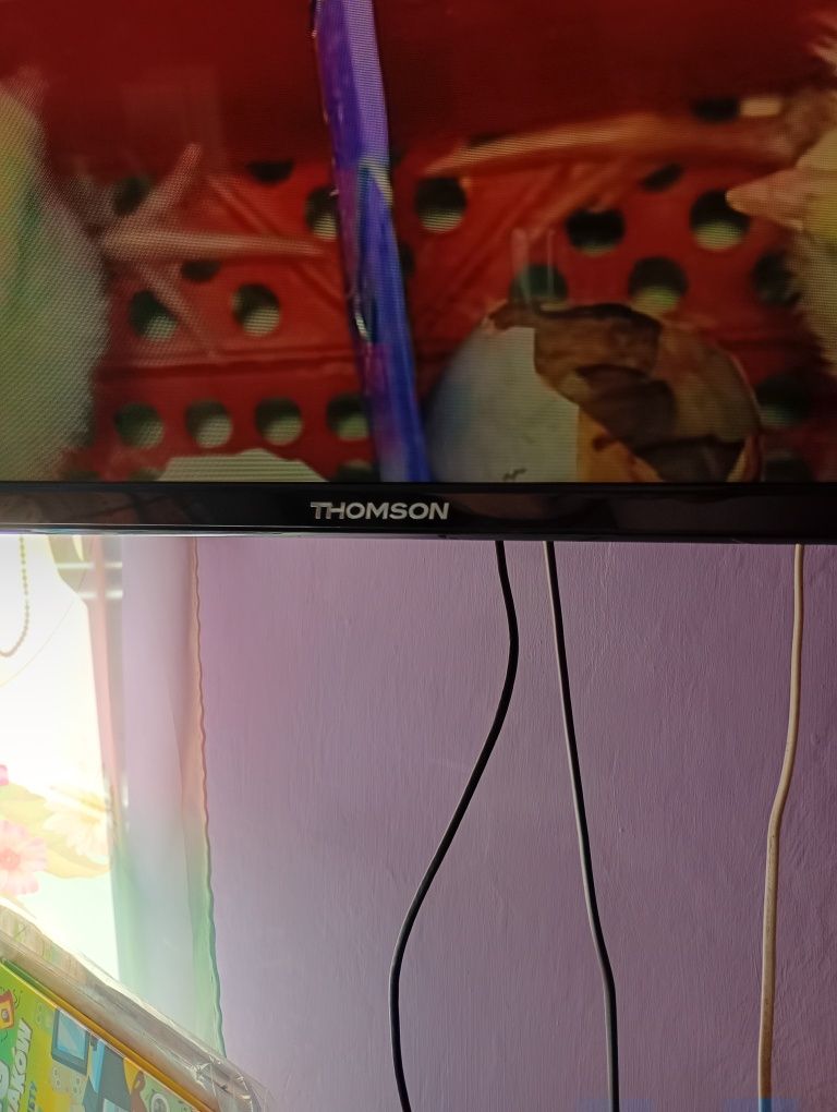 Telewizor Thomson 32 cale plus dekoder dvbt2 hevc emmerson