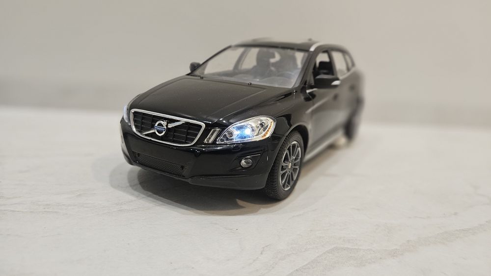 Kolekcjonerski model Volvo XC60 R/C zdalnie sterowane, skala 1:14