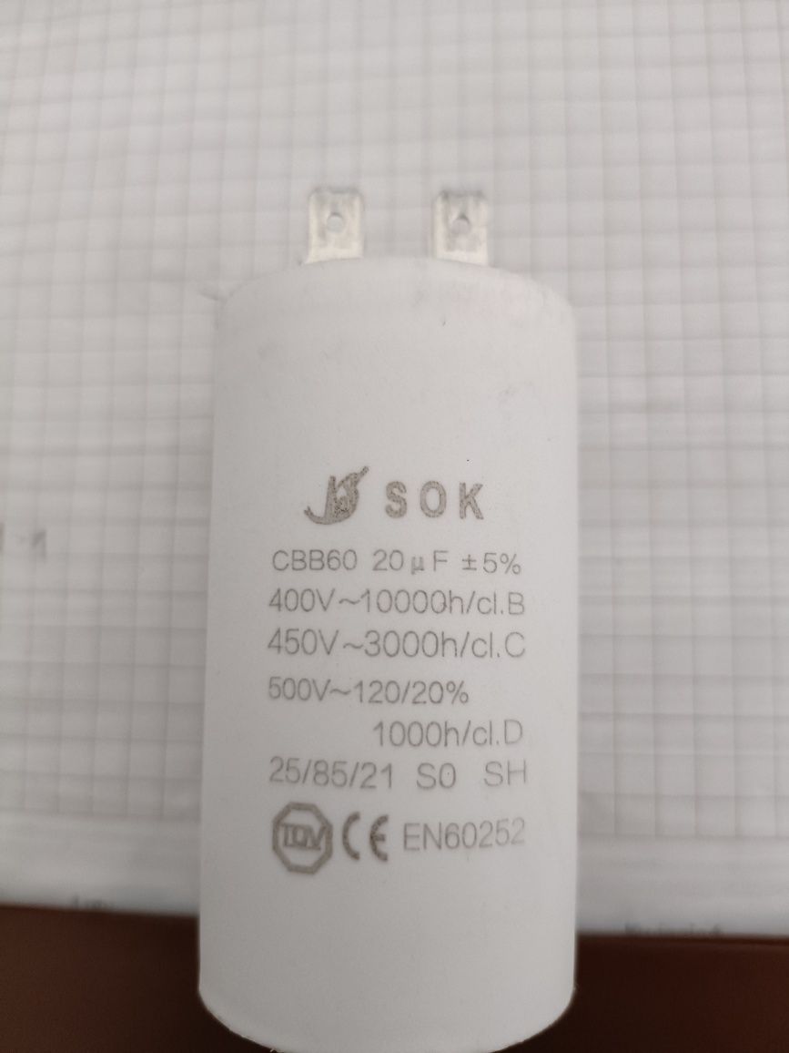 Kondensator rozruchowy silnika 20uf - 450v