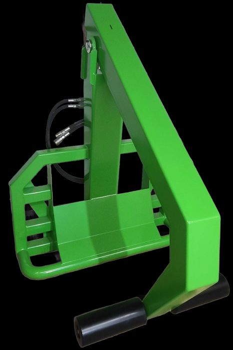 Chwytak do bel balotów sianokiszonki pionowy