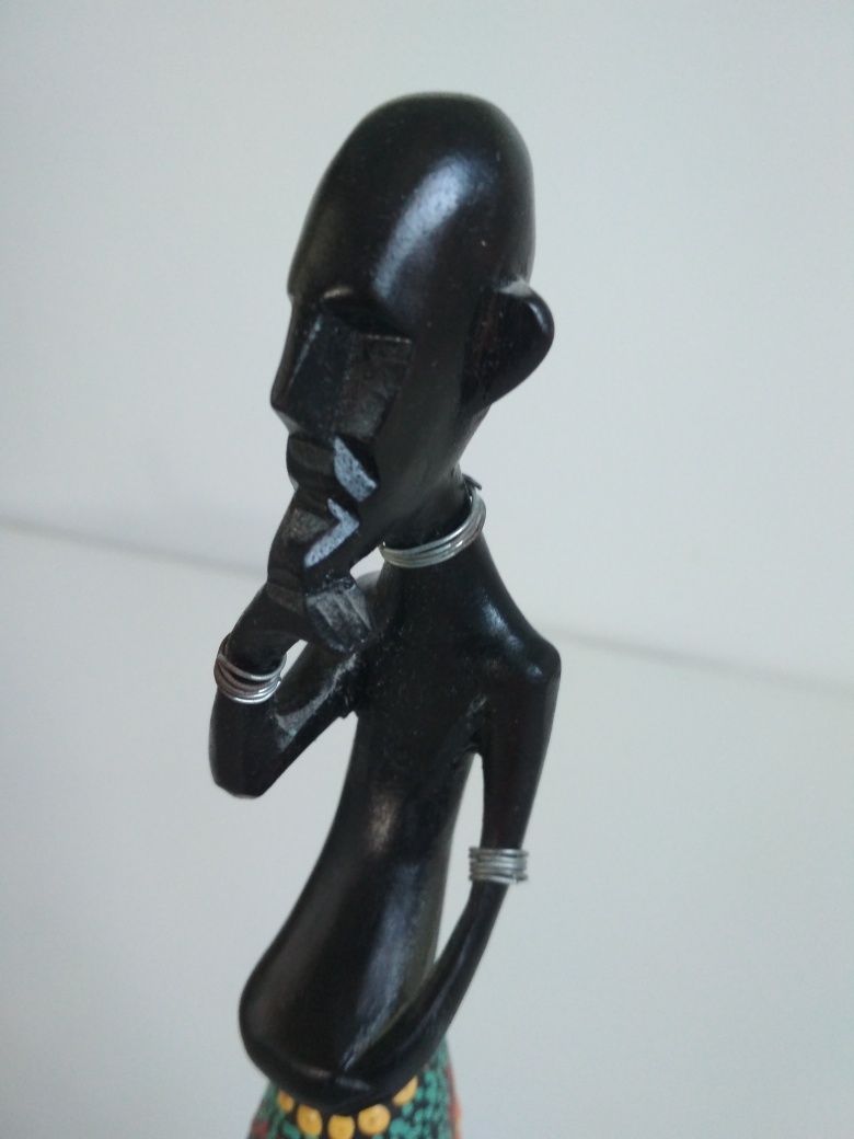 Afrykanin, figurka drewniana.