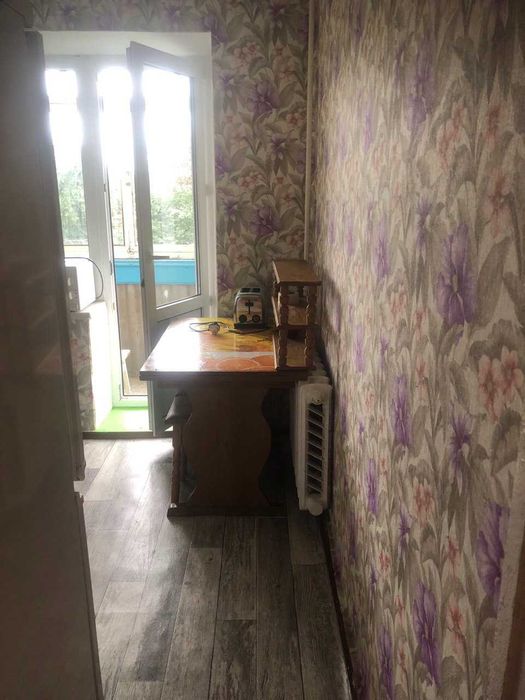 Цегляний будинок. Зручний 2й поверх. Хороший район