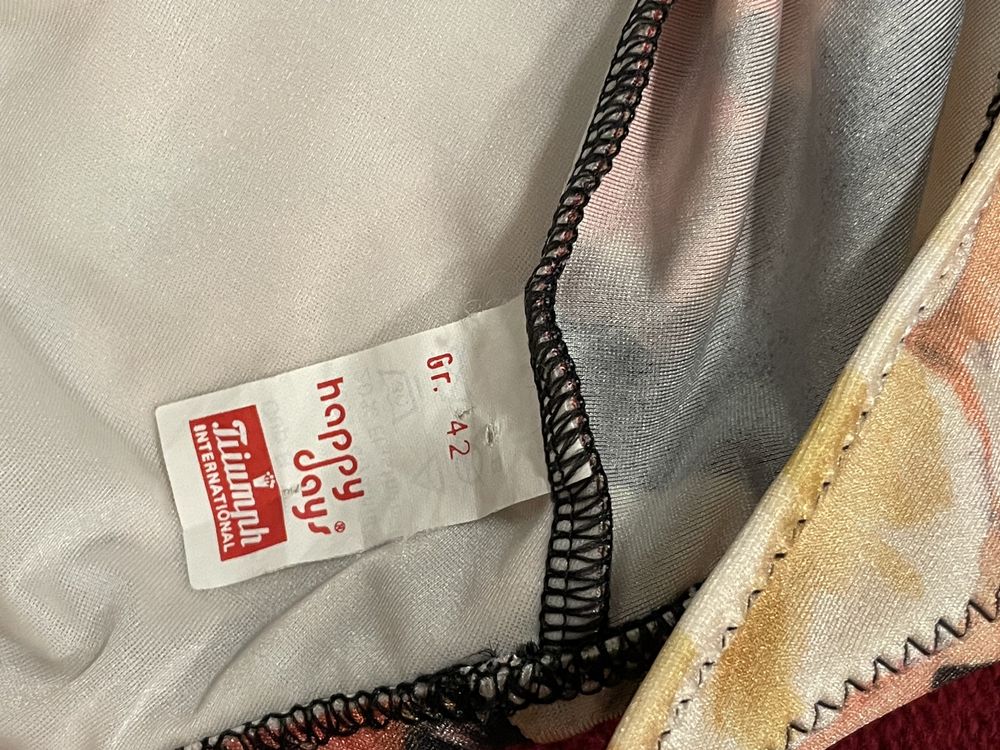 Triumph kostium modelujacy stroj kapielowy M/L 42 w roże