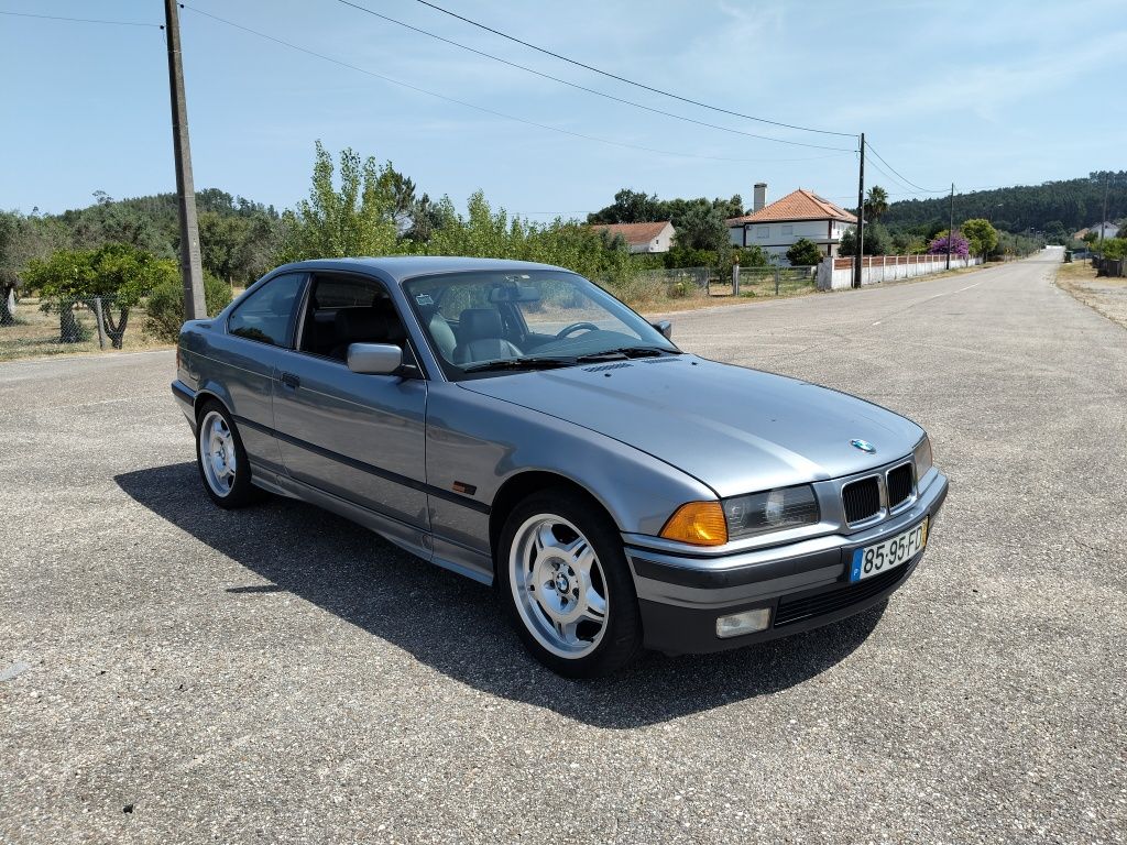 BMW E36 318is coupe