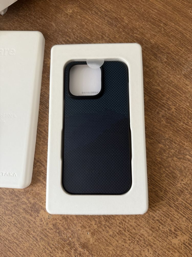 Pitaka MagEZ Case 4 на 15 Pro