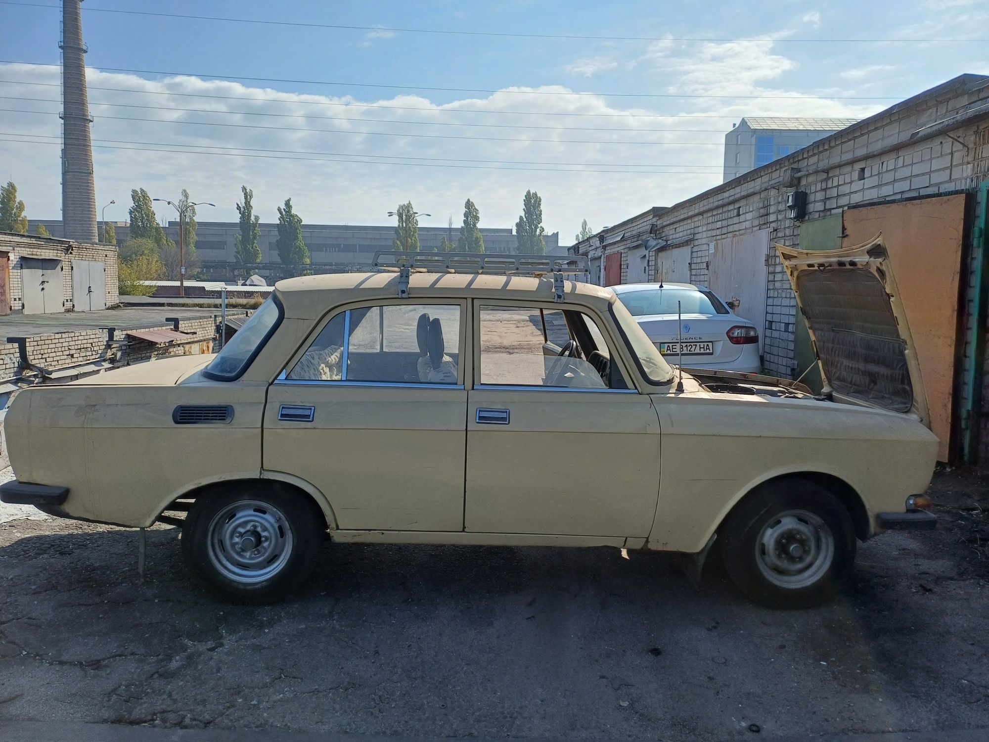 Автомобіль Москвич 2140