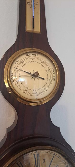 drewniano-mosiężna stacja pogodowa do powieszenia na ścianie